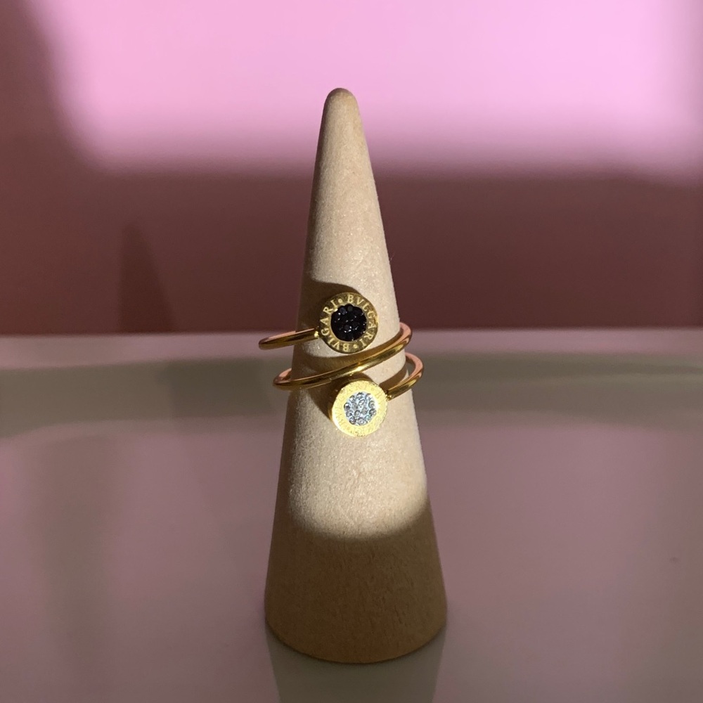 Elegant Women's Ring